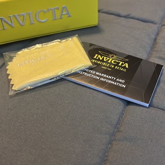 Invicta Watch box - Picture 2 of 2